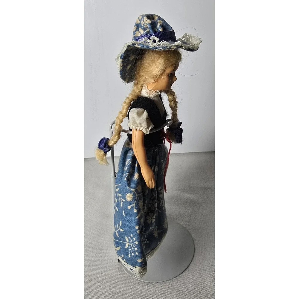 Peggy Nisbet Doll Girl From‎ Switzerland Costume N 107-8 Inches Tall